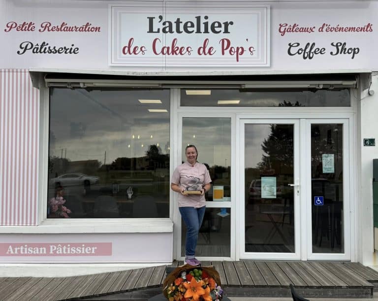 Passionnée de pâtisserie, Pauline Martineau a reçu le trophée Vendéennes de talent 2025 dans la catégorie réseau initiative Vendée, création d’entreprises.