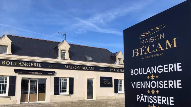 façade d'une boulangerie bacam