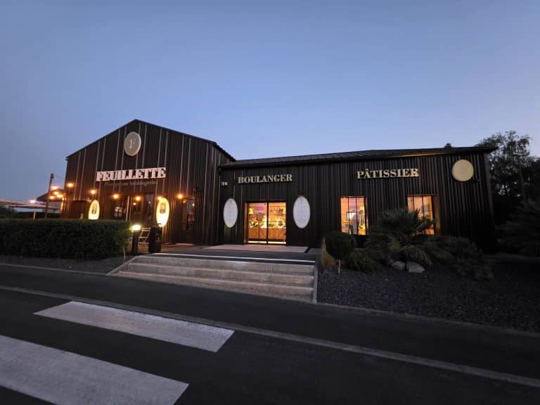 façade feuillette Chancelade 80 Av. Jean Jaurès, Chancelade, France